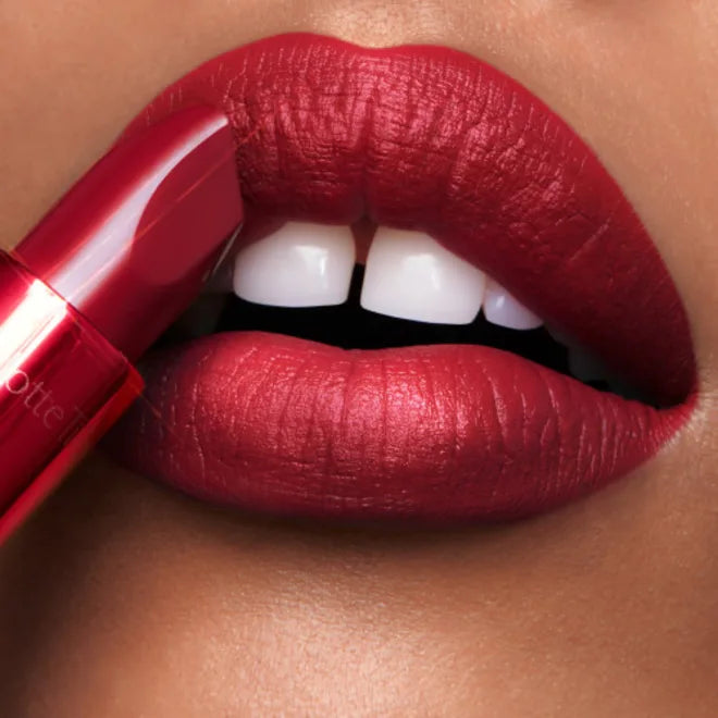 CHARLOTTE TILBURY MATTE REVOLUTION (CINEMATIC RED)