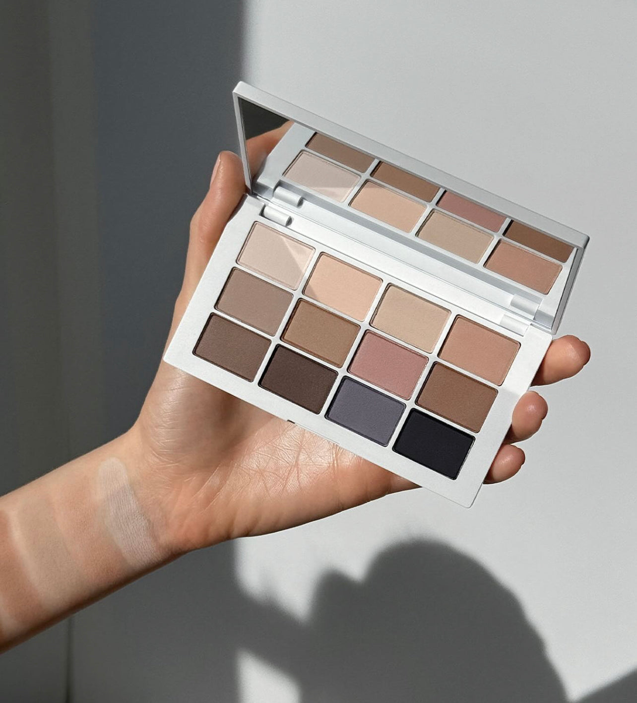 MAKEUP BY MARIO EYESHADOW PALETTE (The Neutrals)