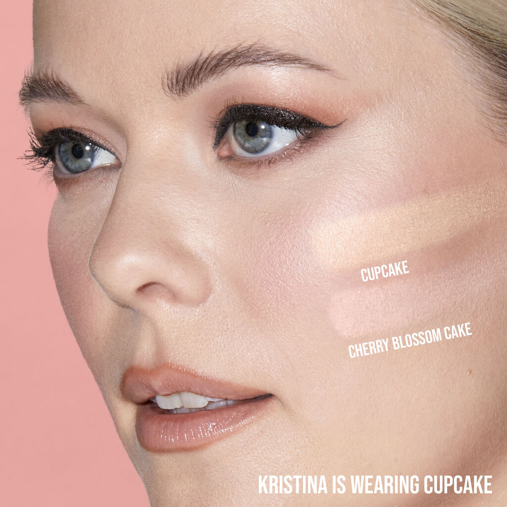 Huda Beauty Easy Bake Loose Baking & snatch (pound cake)
