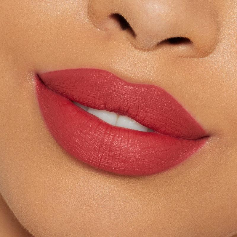 Kylie Cosmetics Matt Lip Kit Comfortable + 8-Hour Wear (Bad Lil Thing)