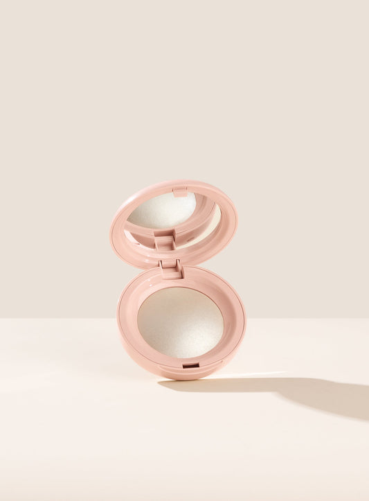 Rare Beauty by Selena Gomez Positive Light Silky Touch Highlighter (enlighten)