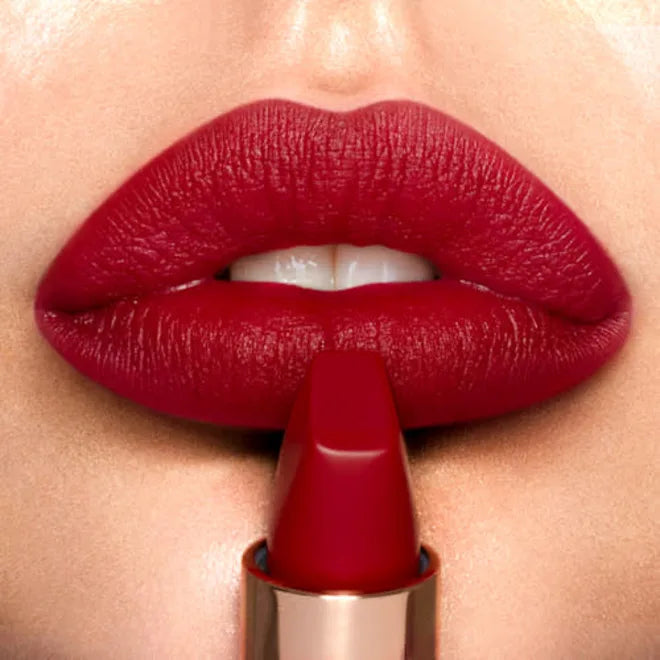 CHARLOTTE TILBURY MATTE REVOLUTION (RED CARPET RED)