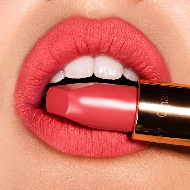 CHARLOTTE TILBURY MATTE REVOLUTION (SEXY SIENNA)