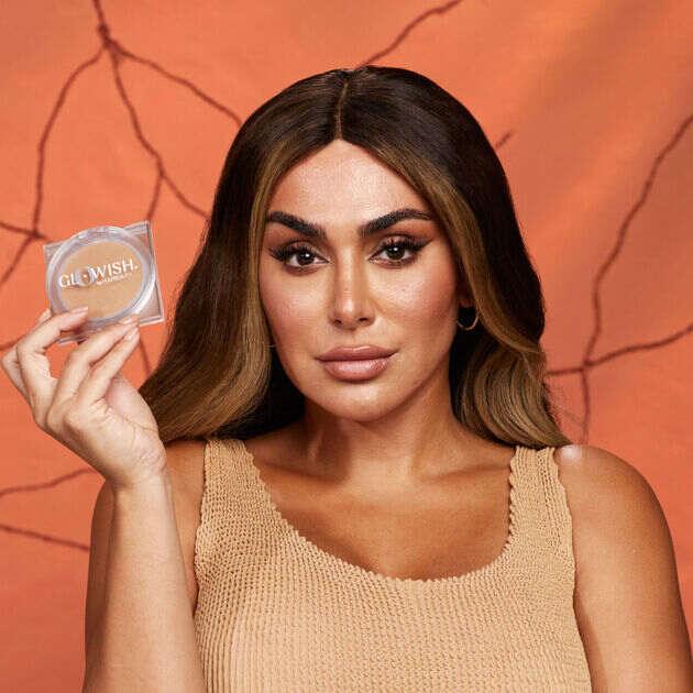 Glowish Luminous Pressed Powder (05 Medium)