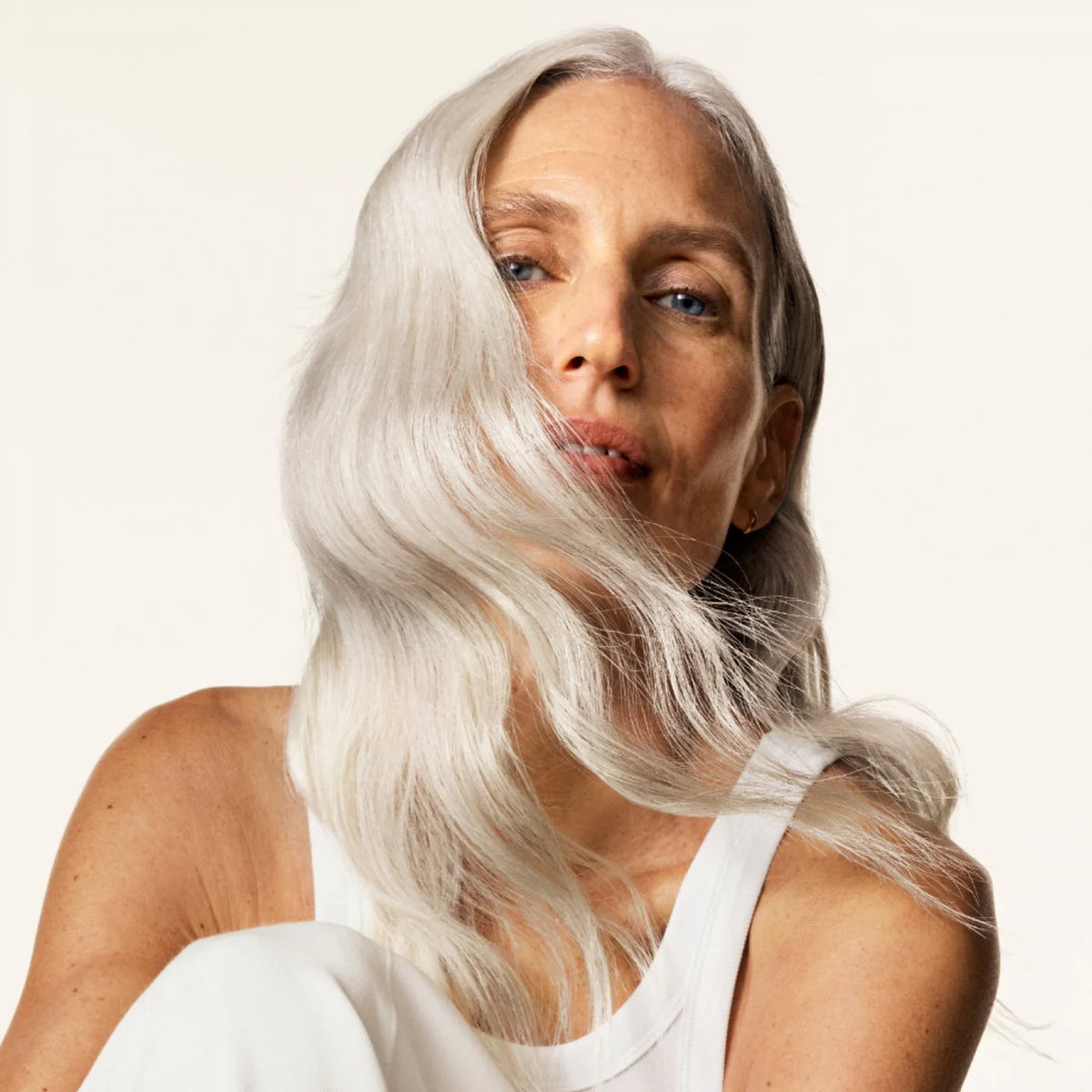Olaplex  No.5P Blonde Hair Hydrating & Brightening Purple Toning Conditioner