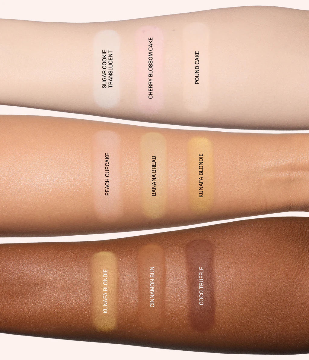 HUDA BEAUTY EASY BAKE PRESSED POWDER (peach cupcake)