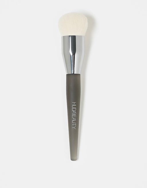 Huda Beauty Easy Blur Foundation Brush