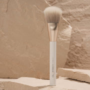 HUDA BEAUTY FACE BRONZE AND BLUSH BRUSH 3 IN ONE