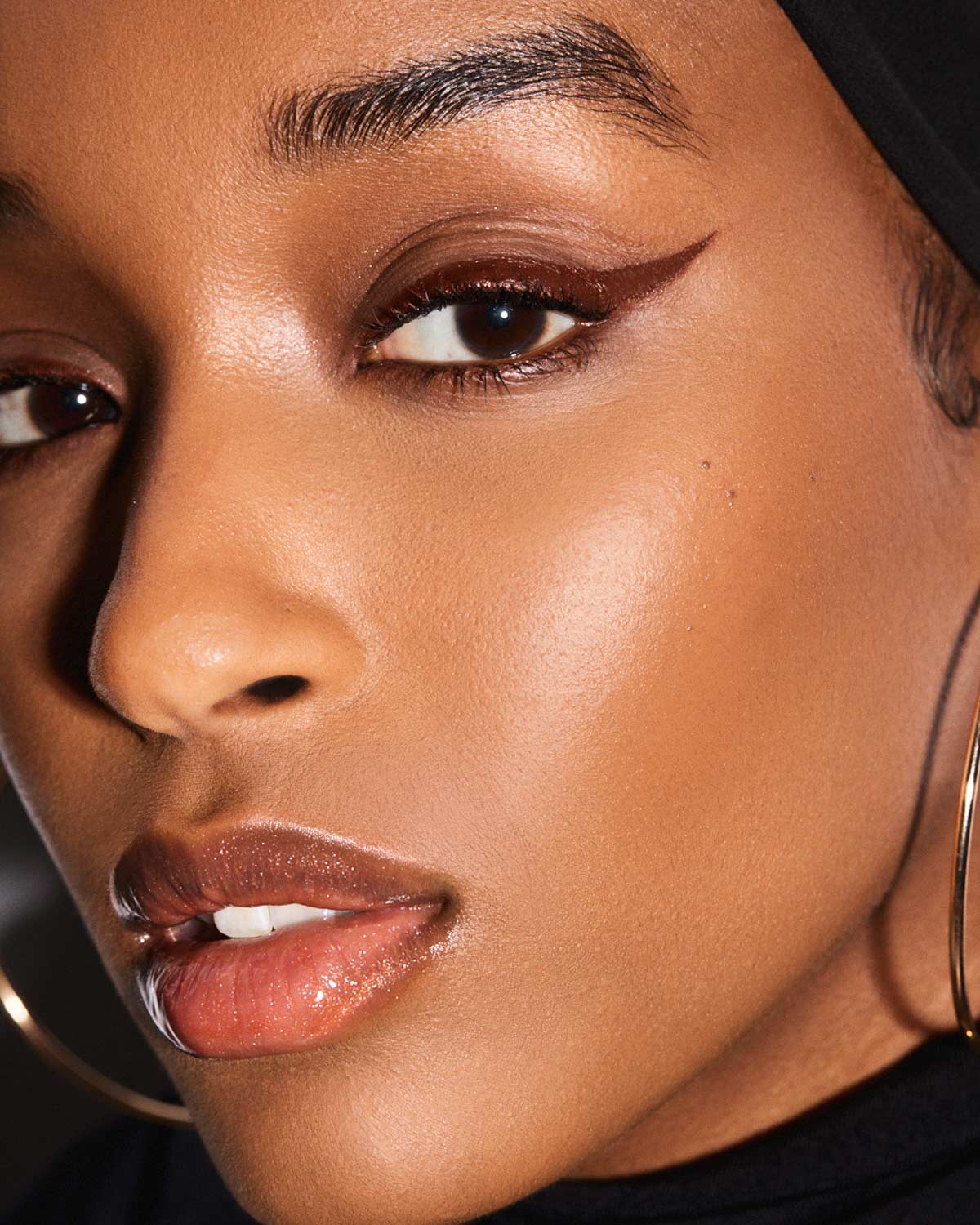 FENTY FYNLINER LIQUID EYELINER LONGWEAR  (BROWN)