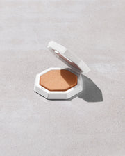 FENTY BEAUTY Demi'glow Light-Diffusing Highlighter (TRPHIES IN TRUFFLE)