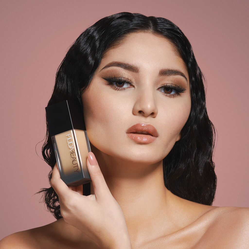 HUDA BEAUTY #FAUXFILTER LUMINOUS MATTE FOUNDATION(130 PANNA COTTA)