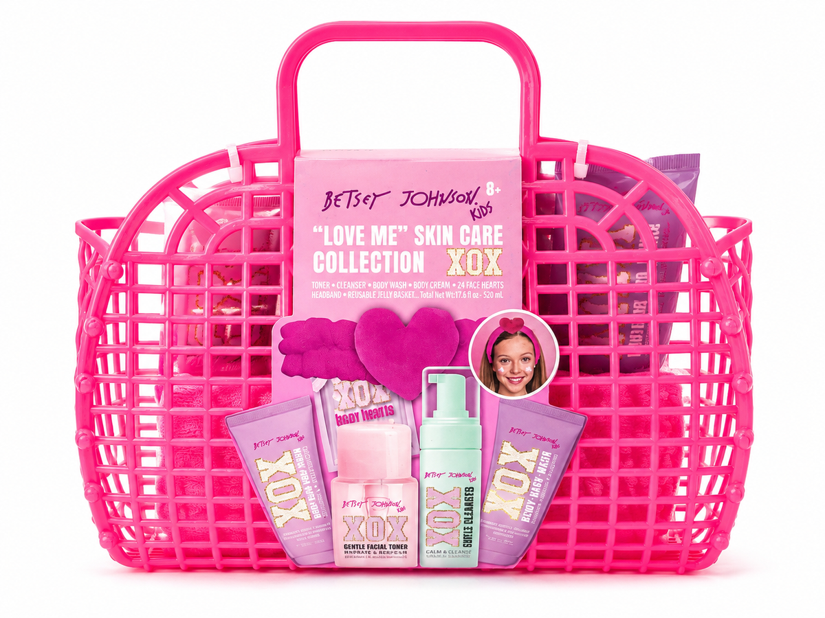 BETSEY JOHNSON LOVE ME SKINCARE COLLECTION KIT