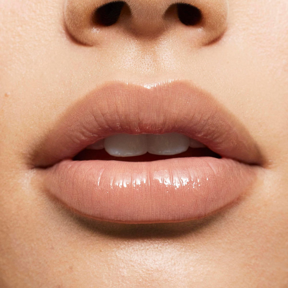 Kylie Cosmetics High Gloss Ultra-Shine + Comfort (Gorgeous Girl)