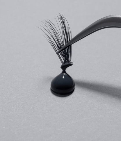 HUDA BEAUTY WATERPROOF GLUE