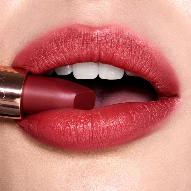 CHARLOTTE TILBURY MATTE REVOLUTION (WALK OF NO SHAME)