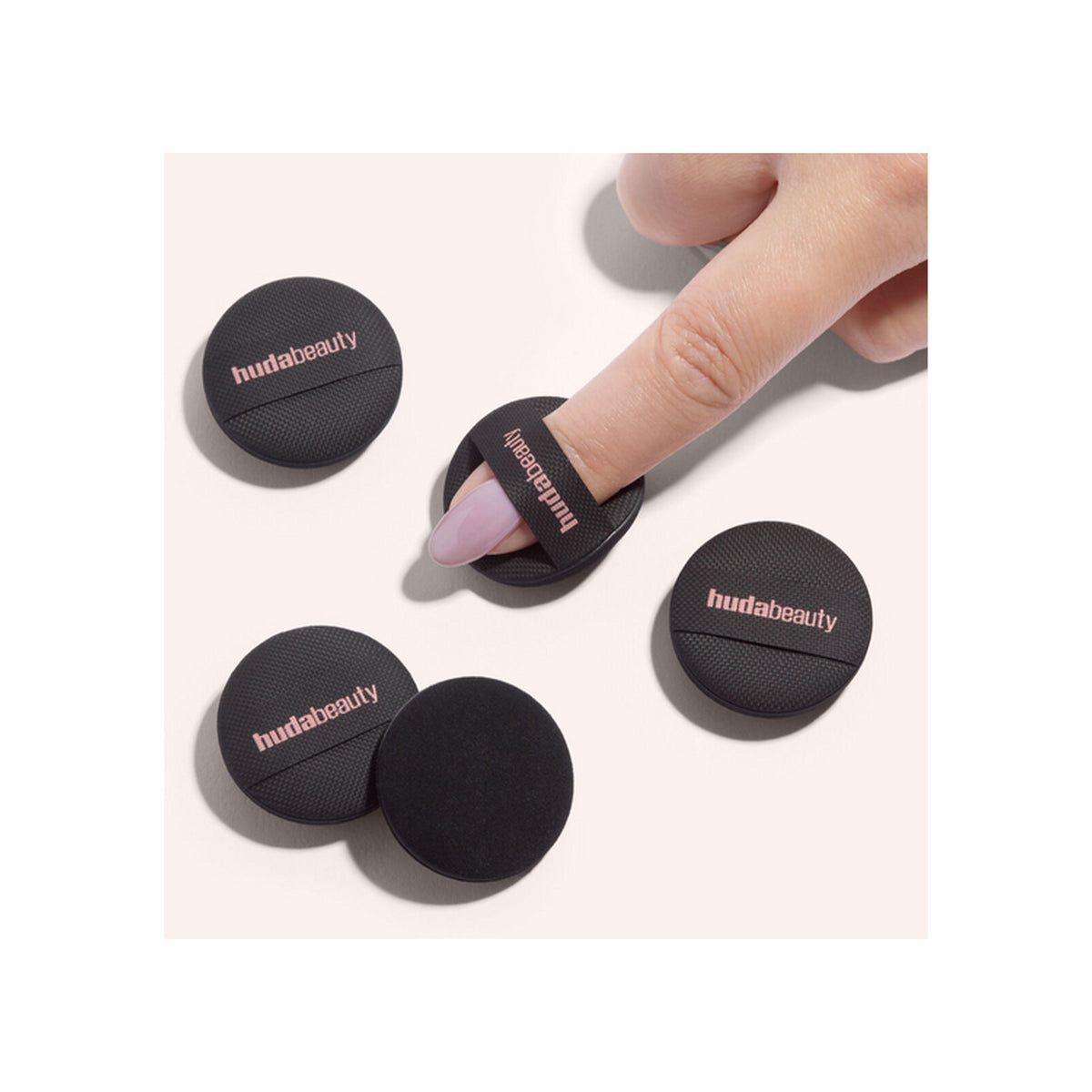 HUDA BEAUTY Huda Beauty Baby Bake Mini Easy Bake Sponge Set — view 2