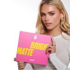 By BEAUTY BAY BRIGHT MATT  42 COLOUR EYESHADOW PALETTE
