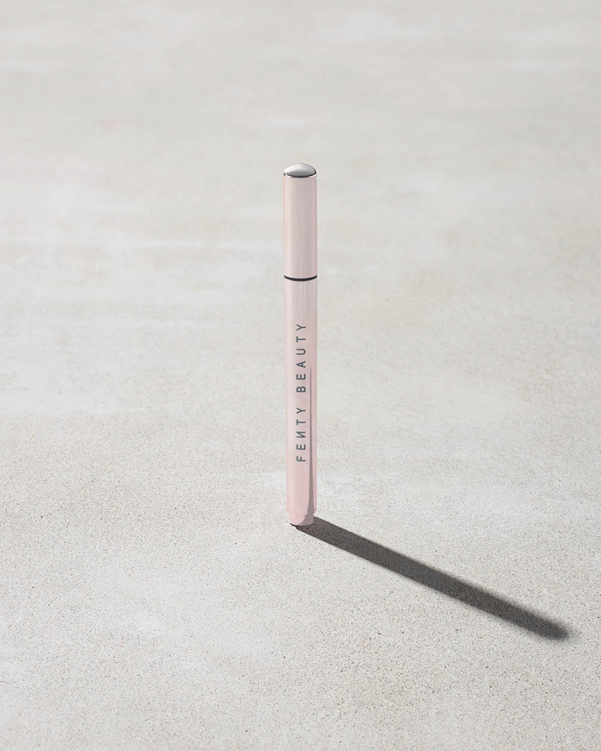 FENTY FYNLINER LIQUID EYELINER LONGWEAR  (BLACK)