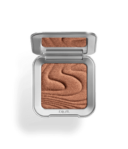R.E.M Beauty Interstellar Highlighter Topper (Miss Mars)