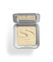 R.E.M Beauty Interstellar Highlighter Topper (Miss Venus)