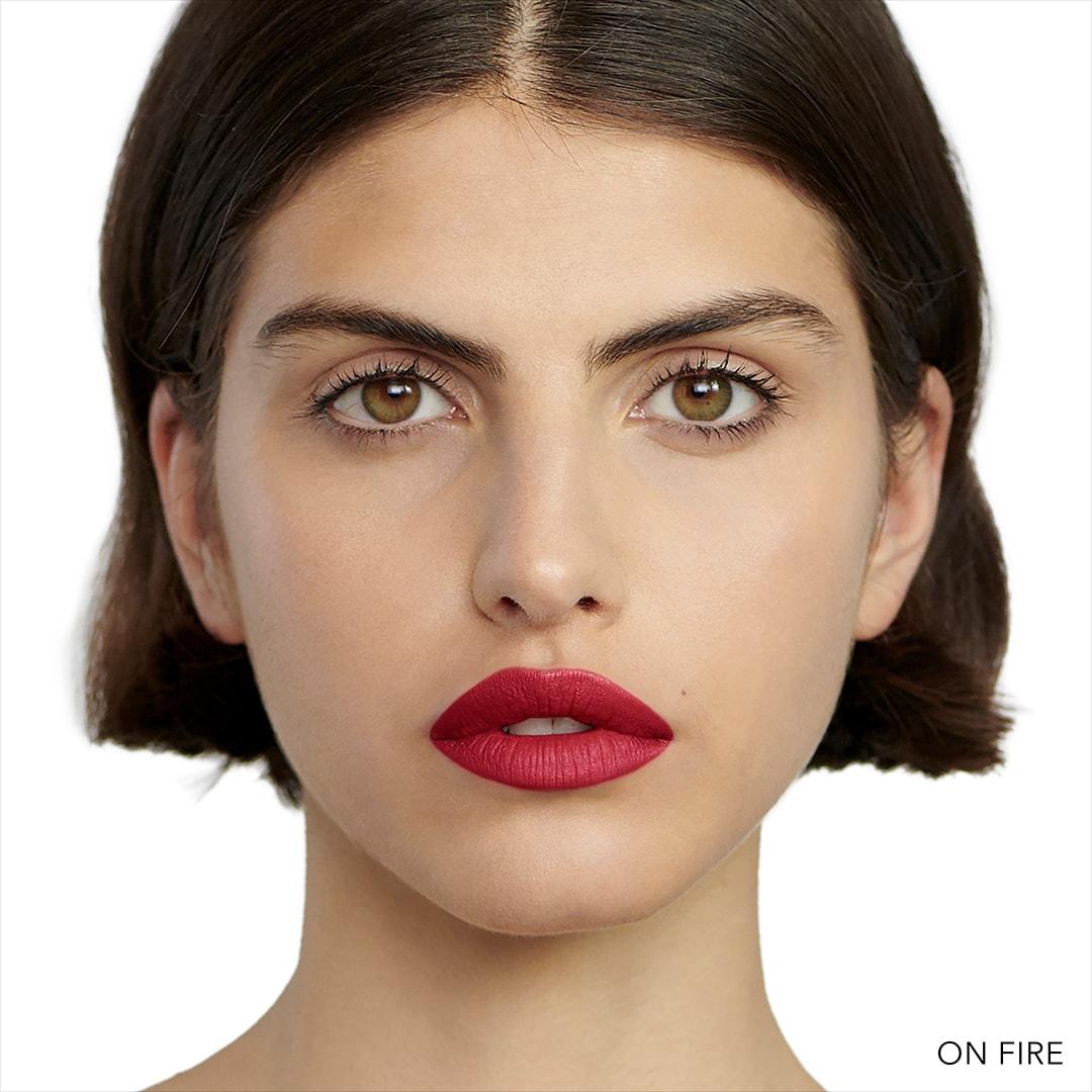 BOBBI BROWNLUXE LIPSTICK (ONFIRE)